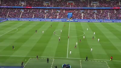 France AO 6 wide of 4 _ wall pass