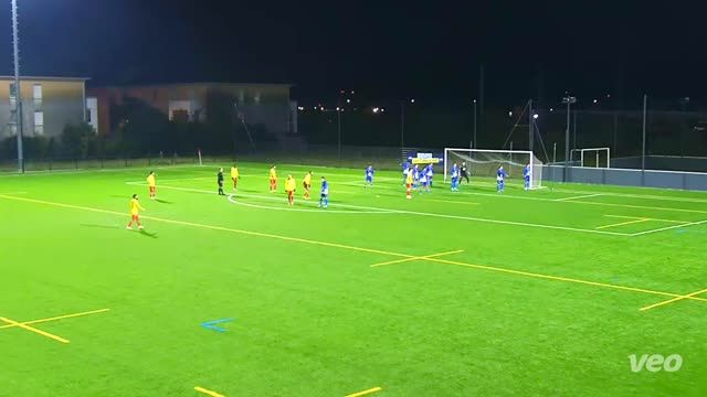 04 001717_-_Shot_on_goal